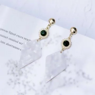 炫彩白貝箭菱幾何&times;吊墜耳環