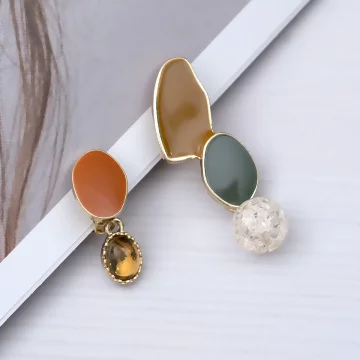 撞色顏料點點&times;不對稱三角耳夾