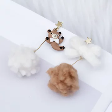 快樂小熊毛毛球&times;吊墜耳環