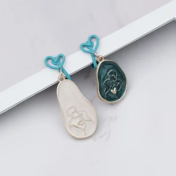 我的戀人撞色愛心×不對稱螺旋耳夾