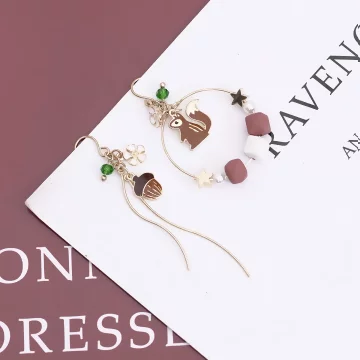 松鼠核桃圓環&times;不對稱吊墜耳勾