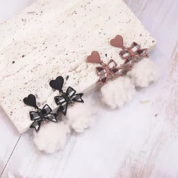 愛心格子蝴蝶結毛球&times;吊墜耳環&times;共二色