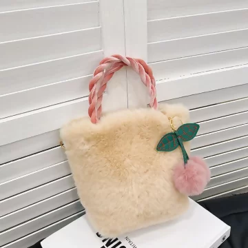 毛絨櫻桃小拎包&times;鍊條斜背包&times;棕咖