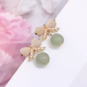 貓眼蝴蝶結綠珠珠&times;吊墜耳環