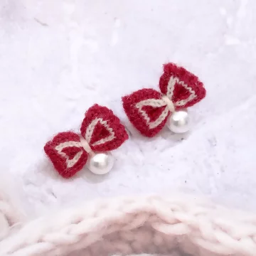 毛線紅蝴蝶結珍珠&times;吊墜耳環