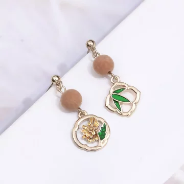 竹與菊小毛球&times;不對稱吊墜耳環