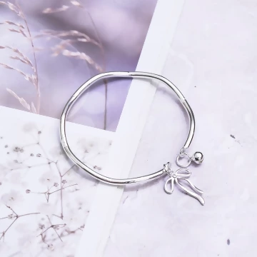 925銀飾&times;蝴蝶結緞帶鈴鐺&times;開口手環