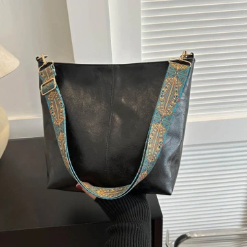 復古皮革圖騰織帶×斜背包×黑色