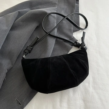 復古牛角包仿麂皮&times;斜背包&times;黑色