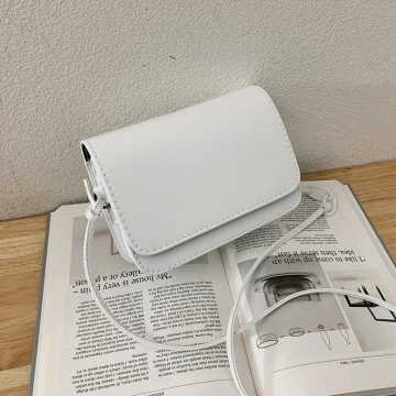 簡約純素面不對稱背帶×斜背包×白色