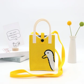 小黃鴨×針織×斜背包