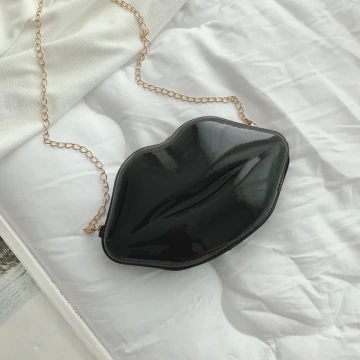 KISS硬殼嘴唇包&times;斜背包&times;黑色