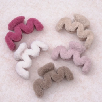 超大M字絨毛&times;鯊魚夾&times;共五色