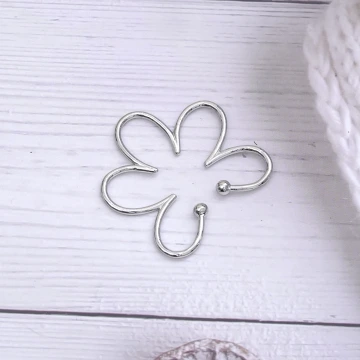 花朵輪廓&times;單邊耳掛