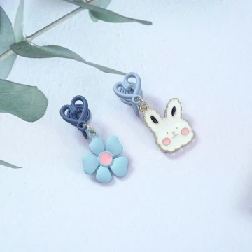 愛心棉花糖兔兔藍花×不對稱蚊香盤U型耳夾