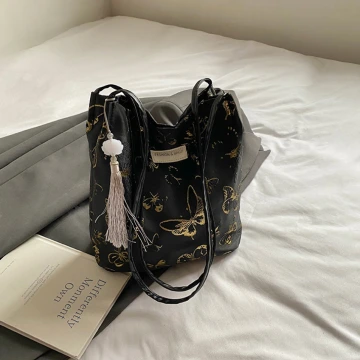 東方蝴蝶刺繡×肩背包×黑色