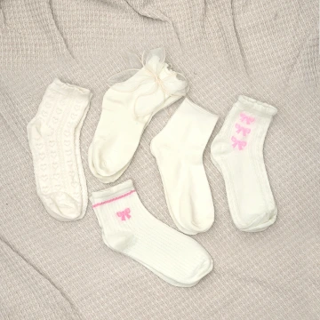 白粉蝴蝶結&times;中筒襪&times;五雙套件襪子組