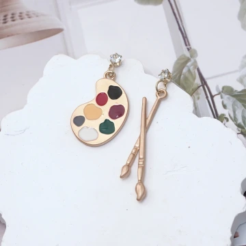 小畫家&times;不對稱吊墜耳環