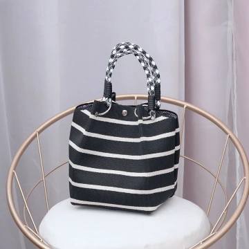 黑線條紋&times;針織手提袋