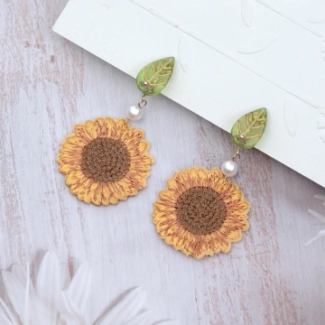 向日葵刺繡&times;三角耳夾