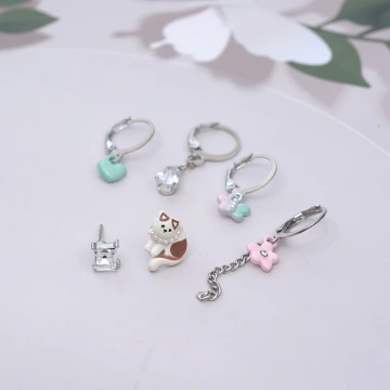 小貓花兒愛心&times;單邊六套件耳環組