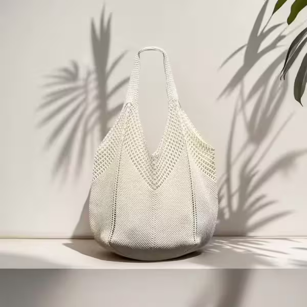 素色M型鏤空針織×肩背包×白色