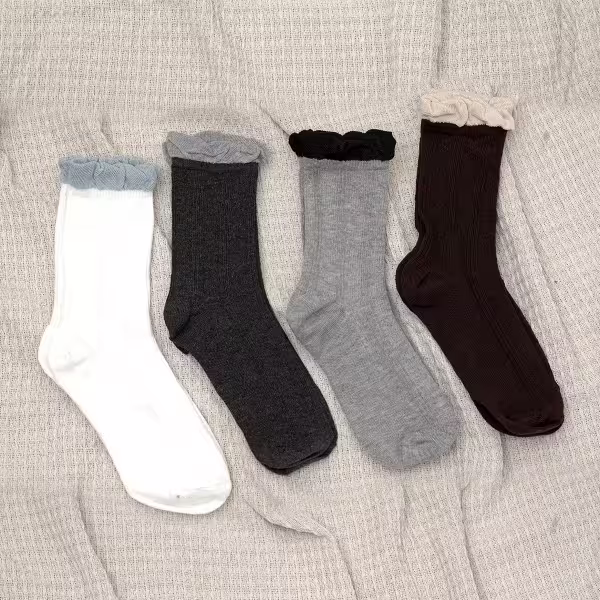 荷葉邊素面&times;中筒襪&times;四雙套件襪子組