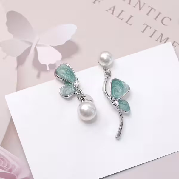 是花似蝶&times;不對稱吊墜耳環