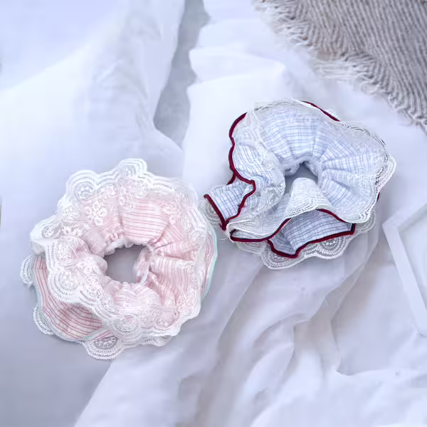 法式鄉村格紋蕾絲&times;大腸髮束&times;共二色