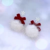 雪花紅絨毛球×吊墜耳環-第1張