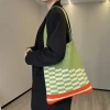 芥綠格子&times;針織&times;單肩背包-第3張