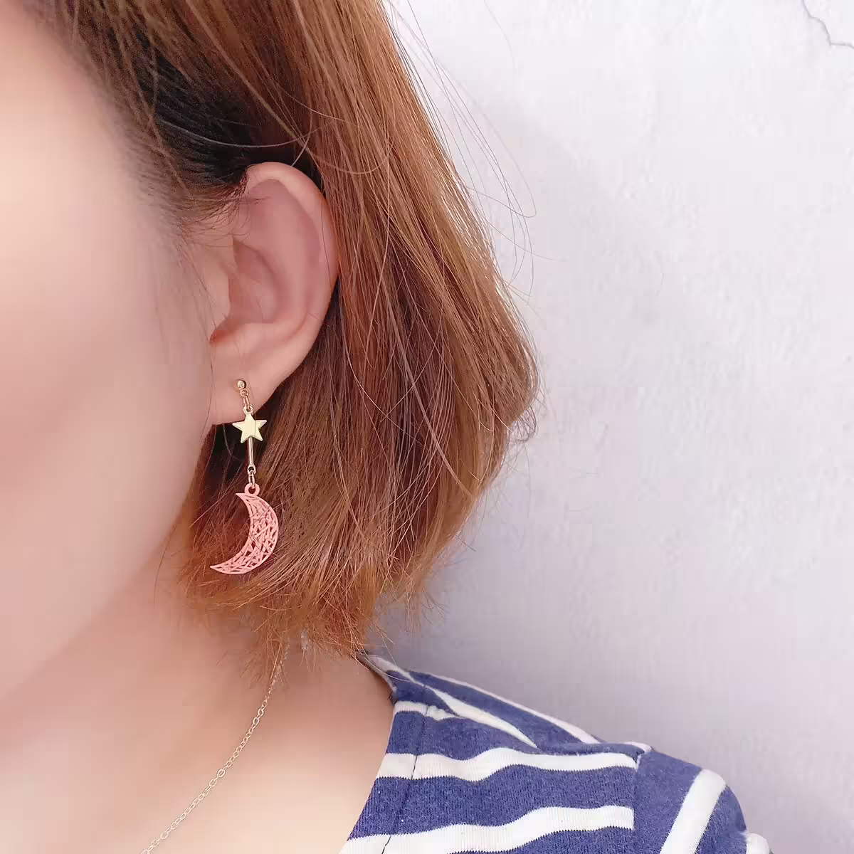 藍星粉月鏤空編織&times;不對稱吊墜耳環-第3張