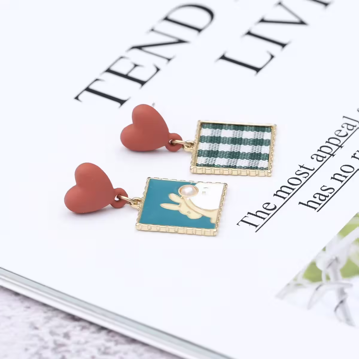 紅心兔子綠格紋×不對稱吊墜耳環-第3張