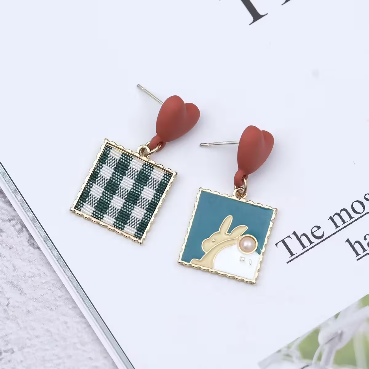 紅心兔子綠格紋×不對稱吊墜耳環-第4張