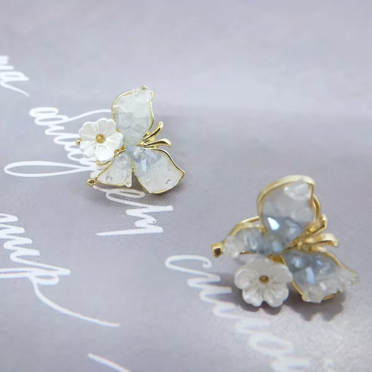 漸藍碎鑽花飛蝶×蚊香盤U型耳夾-第1張