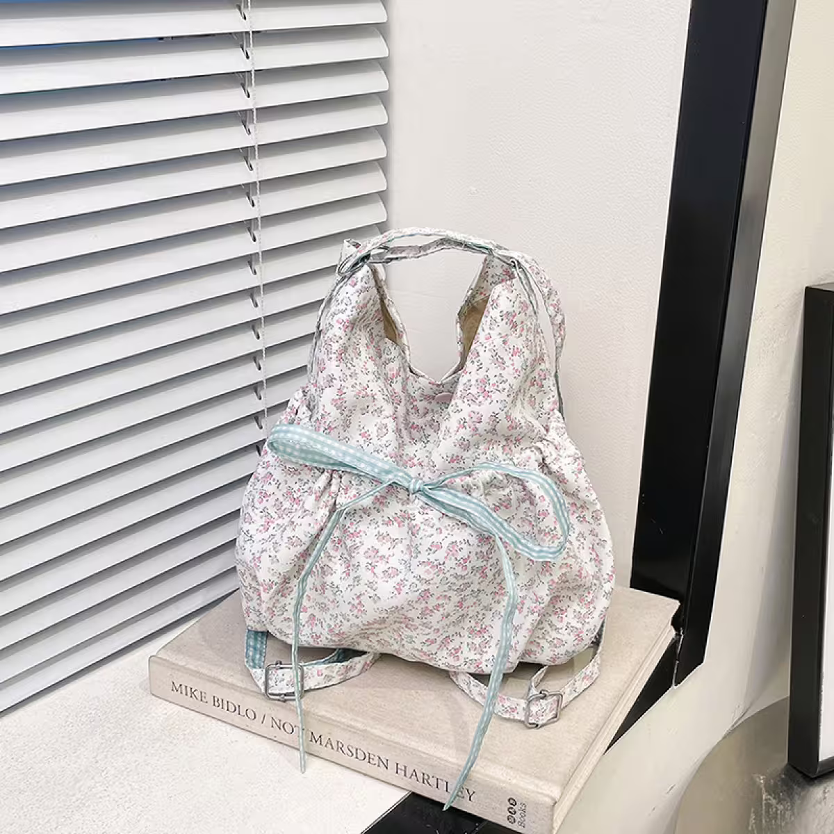 輕薄蝴蝶結小碎花×變形後背包-第1張