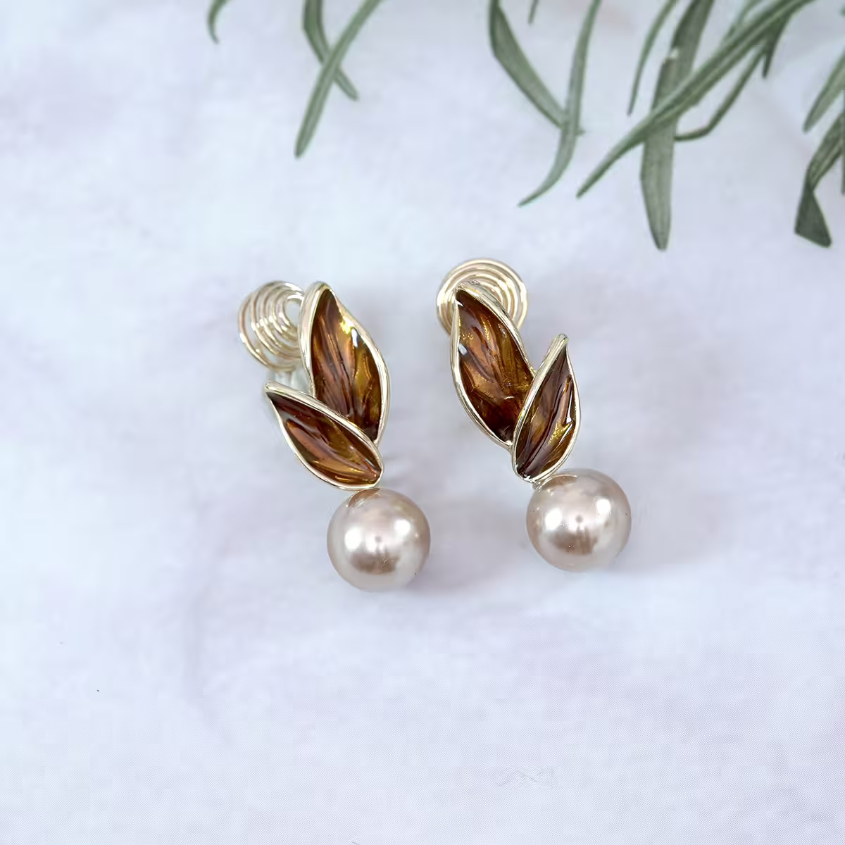 森系棕咖樹葉珠珠×蚊香盤U型耳夾-第2張