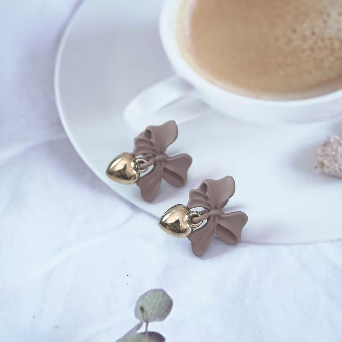 棕咖領結金色愛心×蚊香盤U型耳夾-第2張