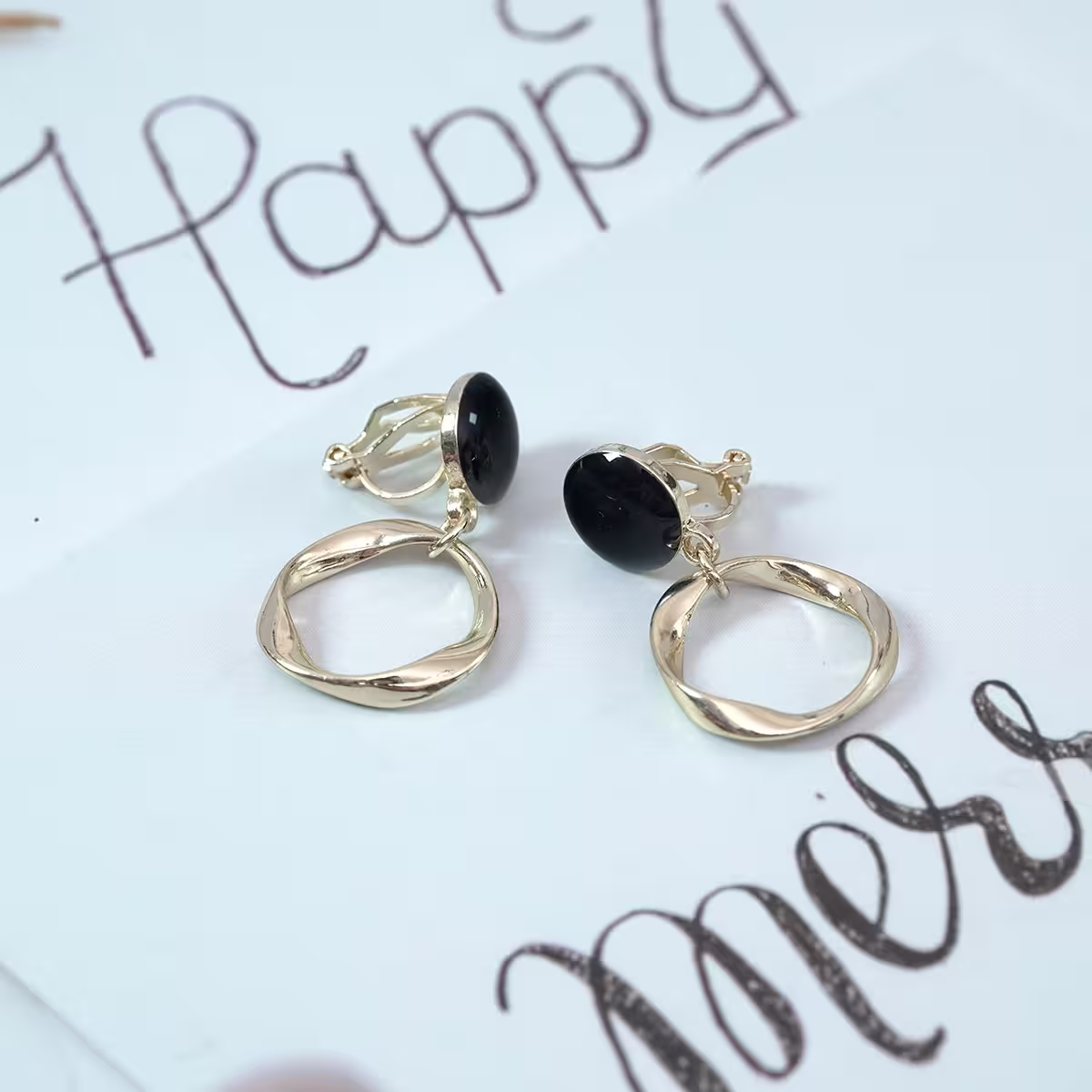 黑圓圈不規則外框×蚊香盤三角耳夾-第2張