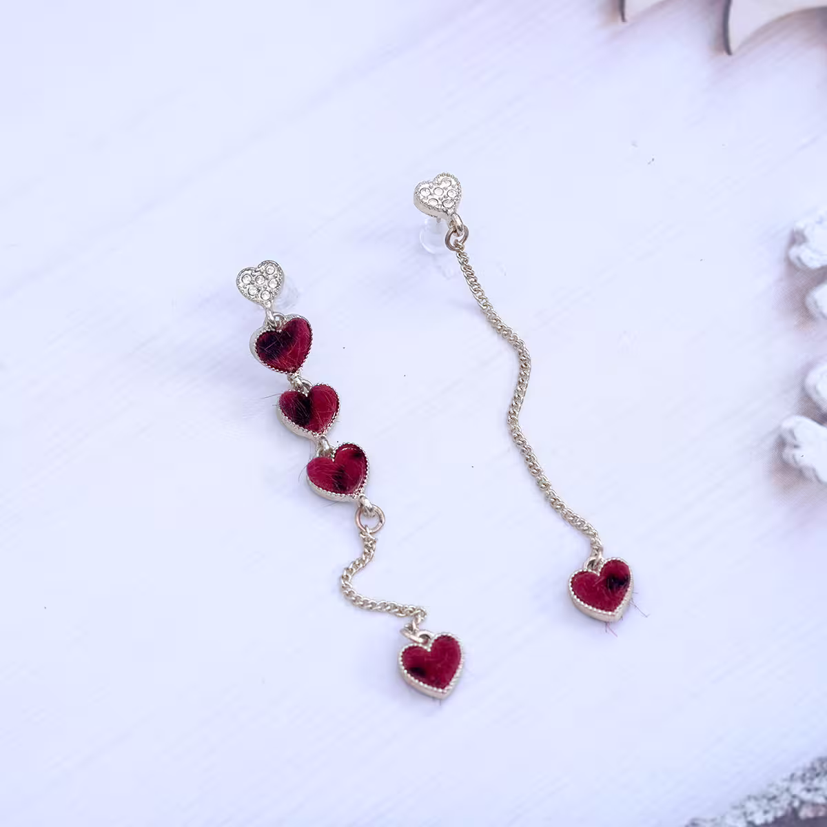 植絨紅豹愛心&times;不對稱吊墜耳環-第2張