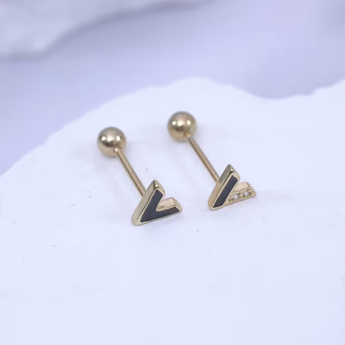 黑色V字晶鑽×轉珠耳環-第2張