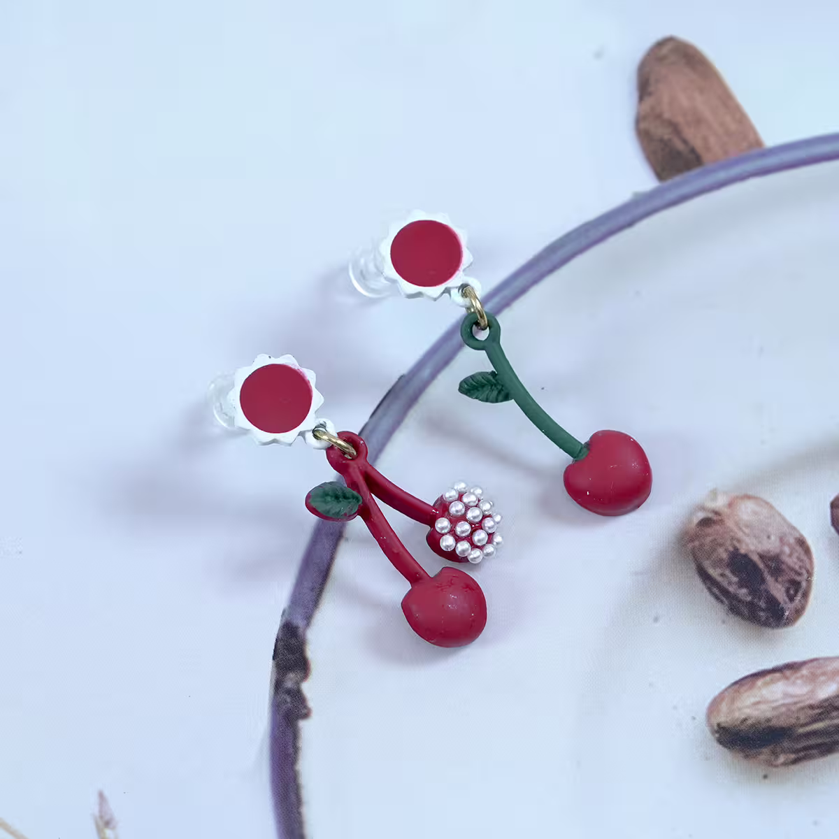 紅櫻桃珍珠×不對稱吊墜耳環-第1張