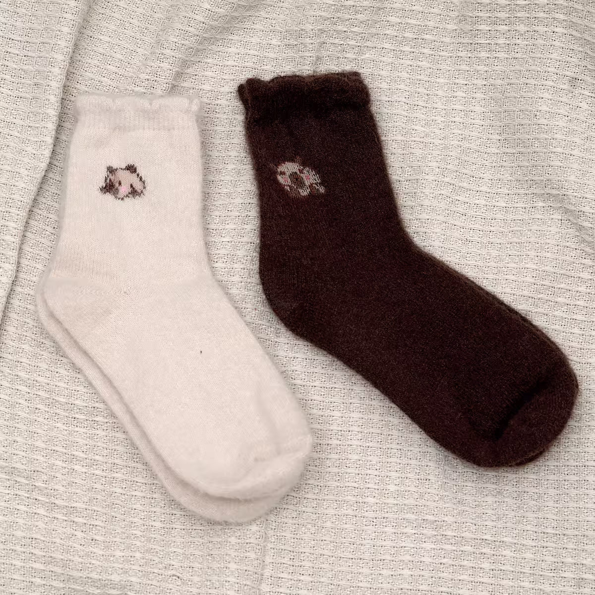 卡皮巴拉毛襪&times;中筒襪&times;二雙套件襪子組&times;暖咖-第1張