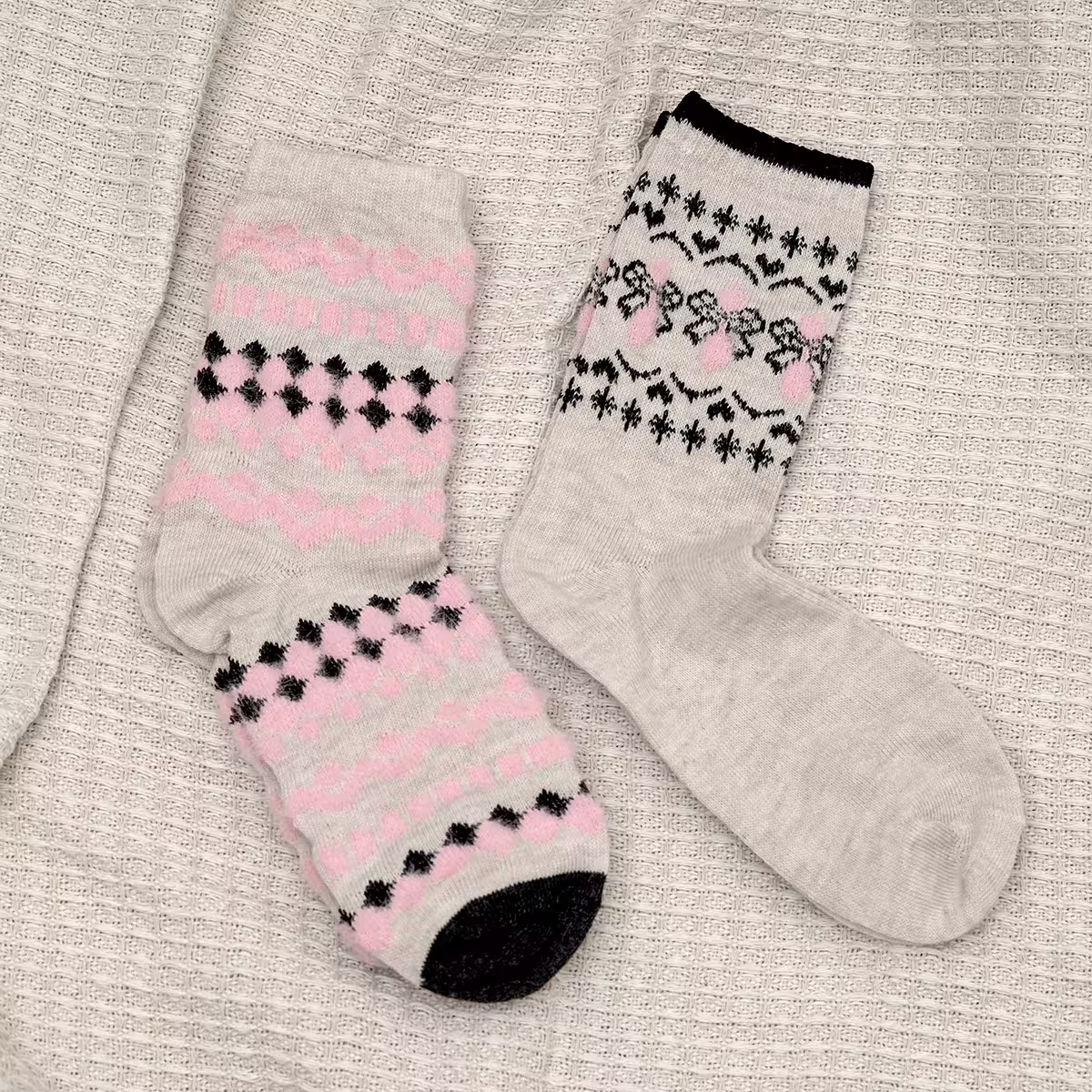 費爾島花紋毛襪&times;中筒襪&times;二雙套件襪子組-第1張