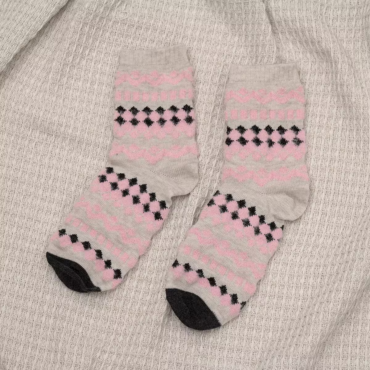 費爾島花紋毛襪&times;中筒襪&times;二雙套件襪子組-第3張