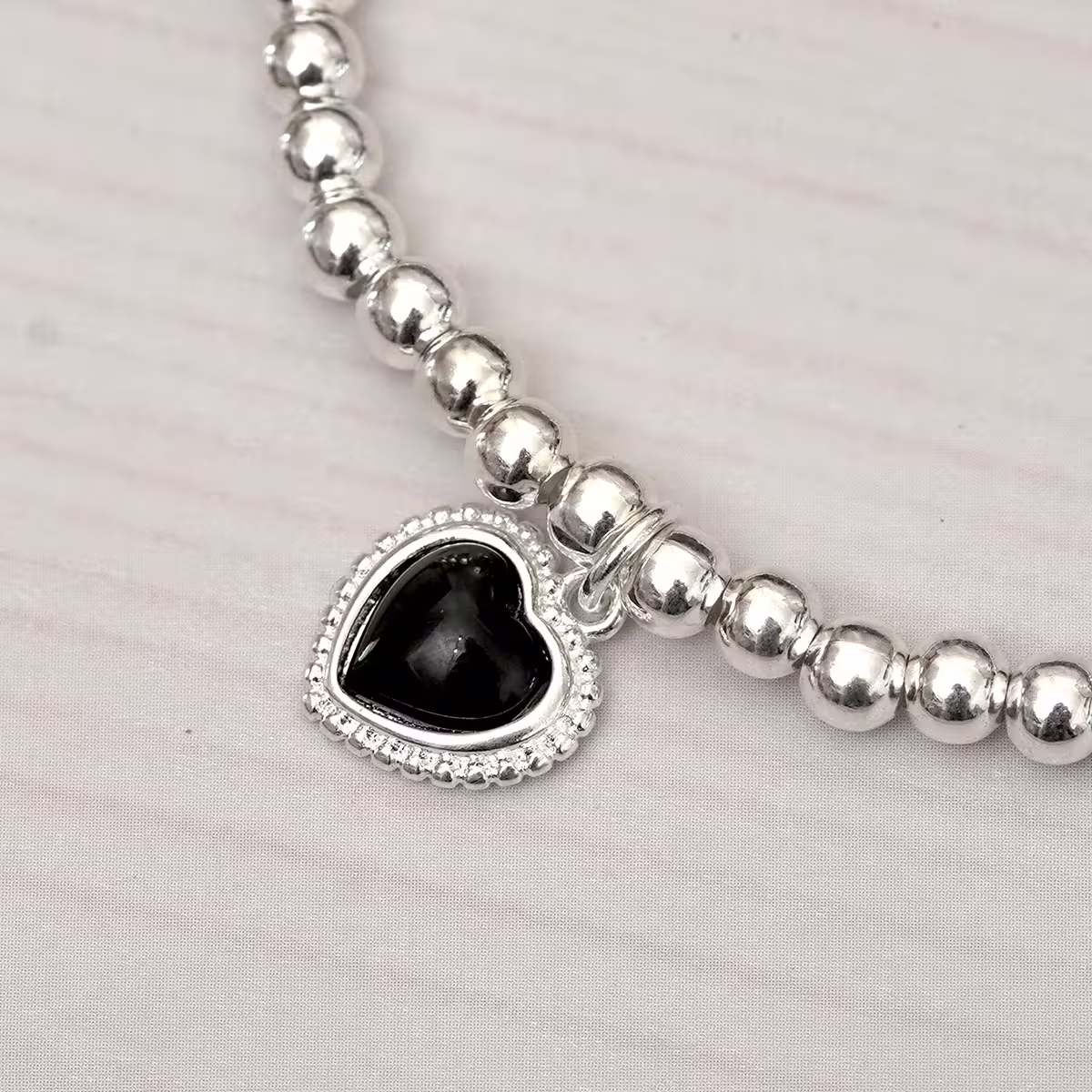 925銀飾&times;極簡黑愛心&times;串珠手環-第3張