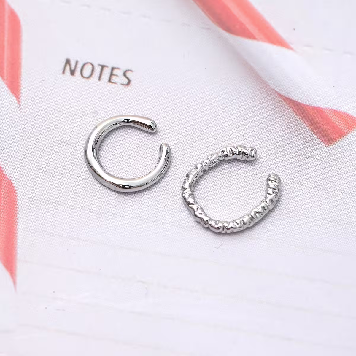 極簡斑斕波紋&times;不對稱U型耳骨夾-第5張