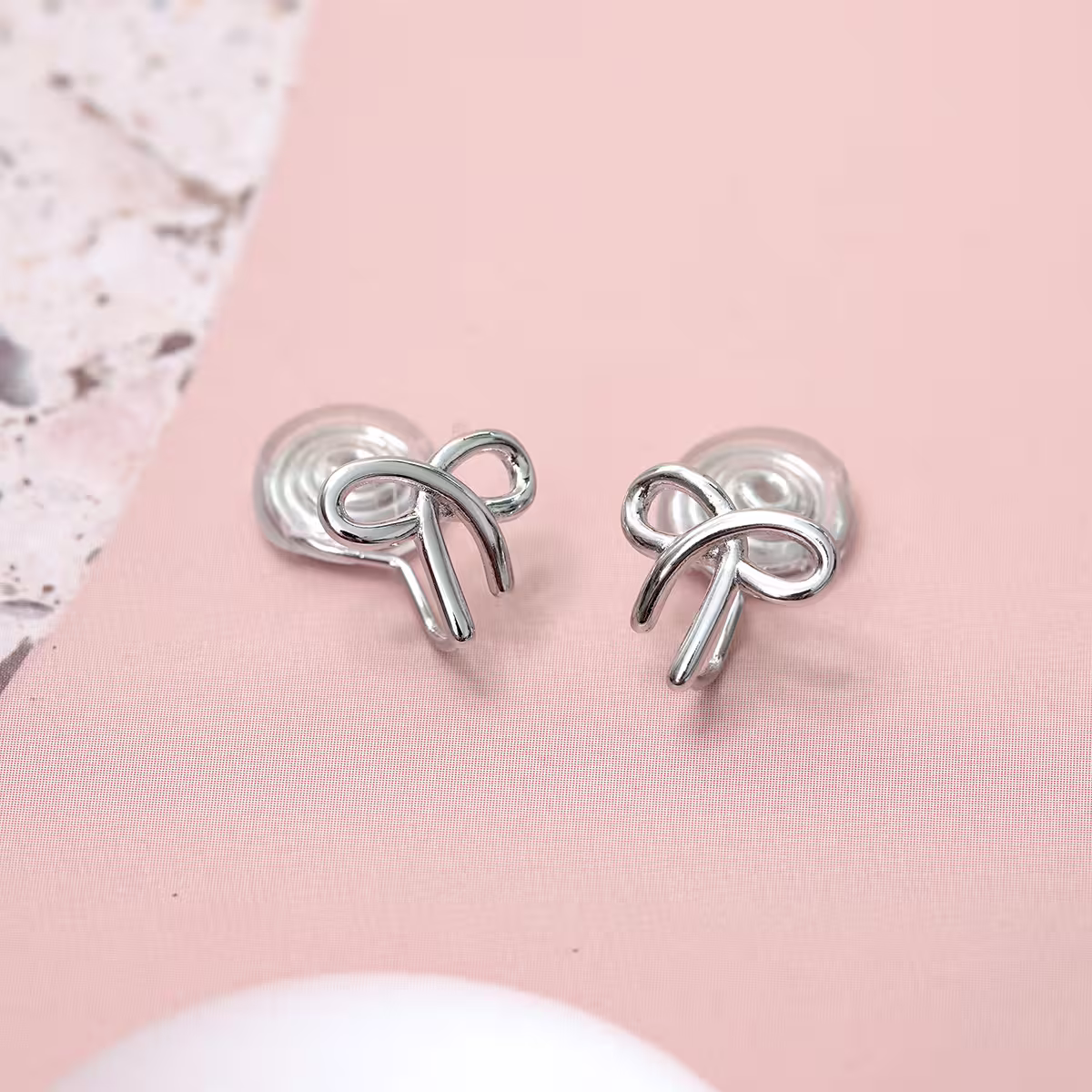 線條蝴蝶結&times;蚊香盤U型耳夾-第3張