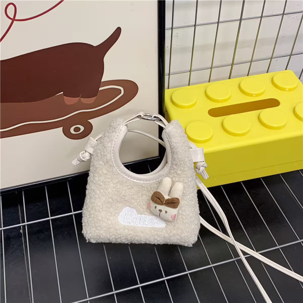 Cutie小兔羊羔捲毛&times;斜背包&times;白色-第1張