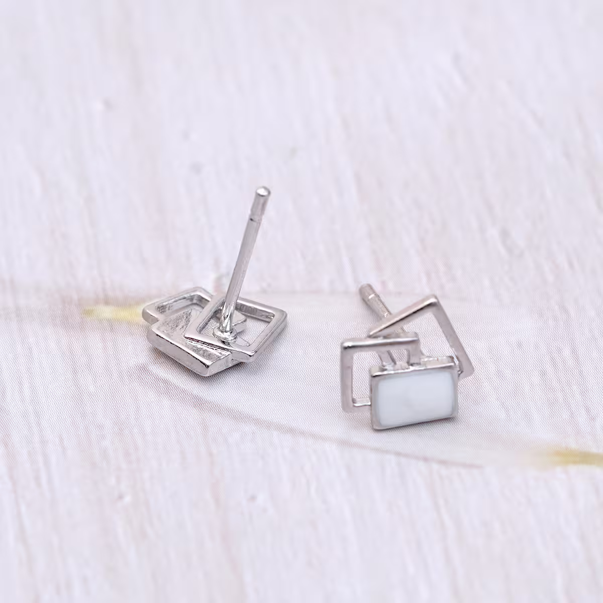 925銀針&times;白框交錯&times;耳環-第3張